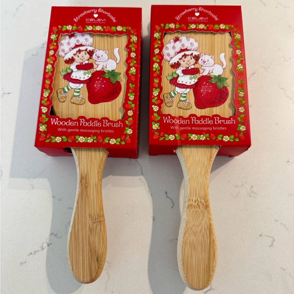 Strawberry Shortcake Wooden Paddle Brush